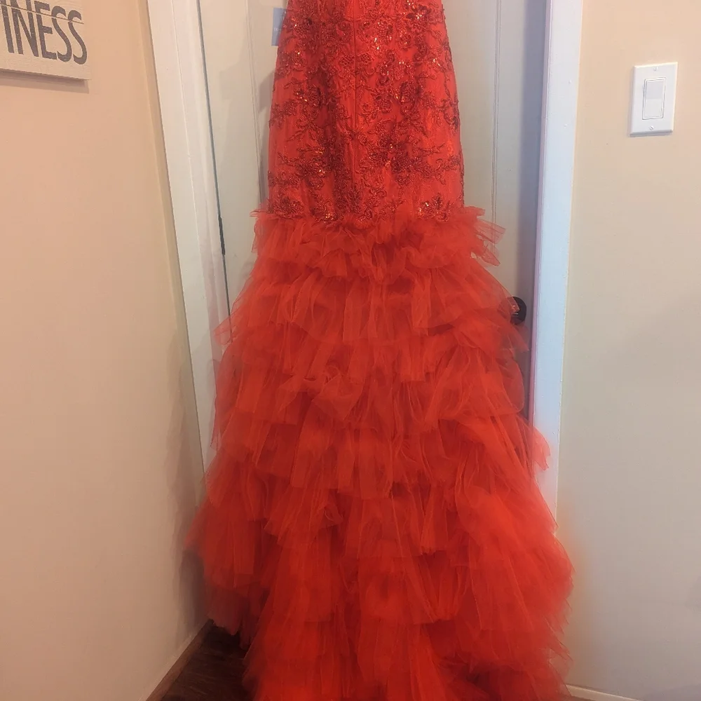 NWT Mermaid Gown With Tiered Ruffle Skirt by Andrea & Leo, Size 14 - Picture 5 of 12